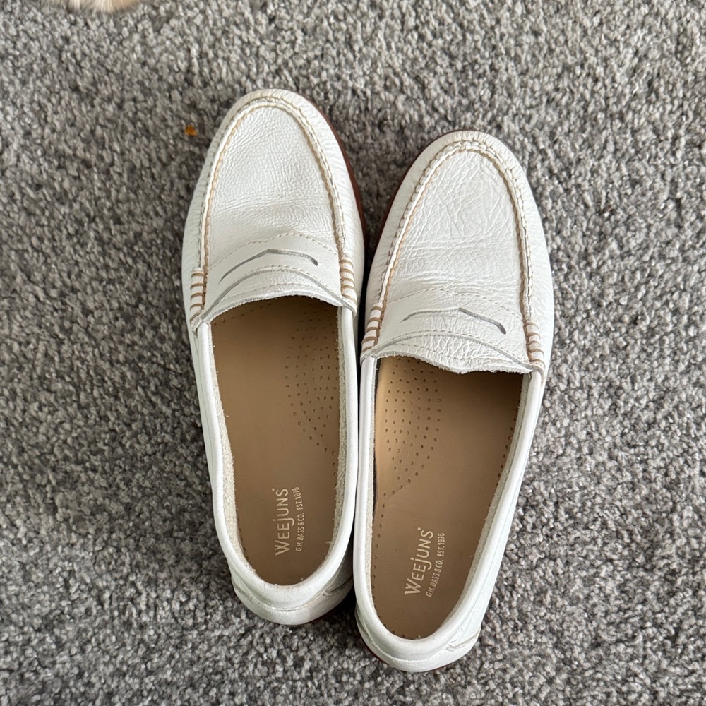 Week s by G.H. Bass & Co. White Leather Women's Slip-Ons